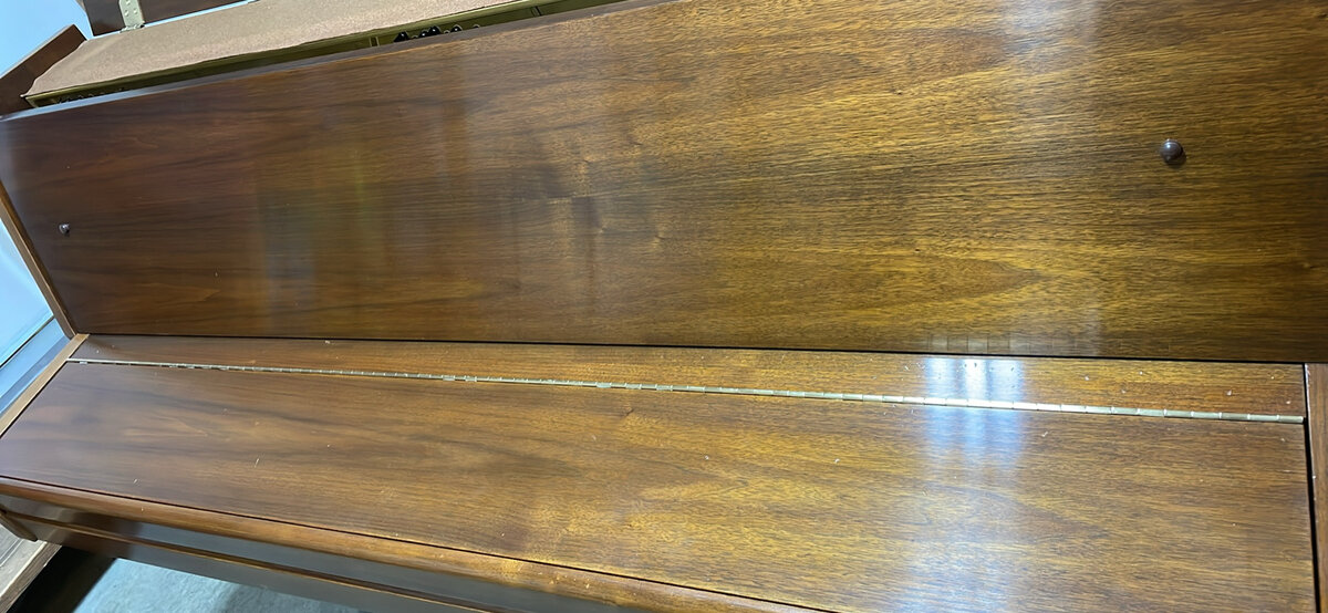 Top lid and cabinet woodgrain